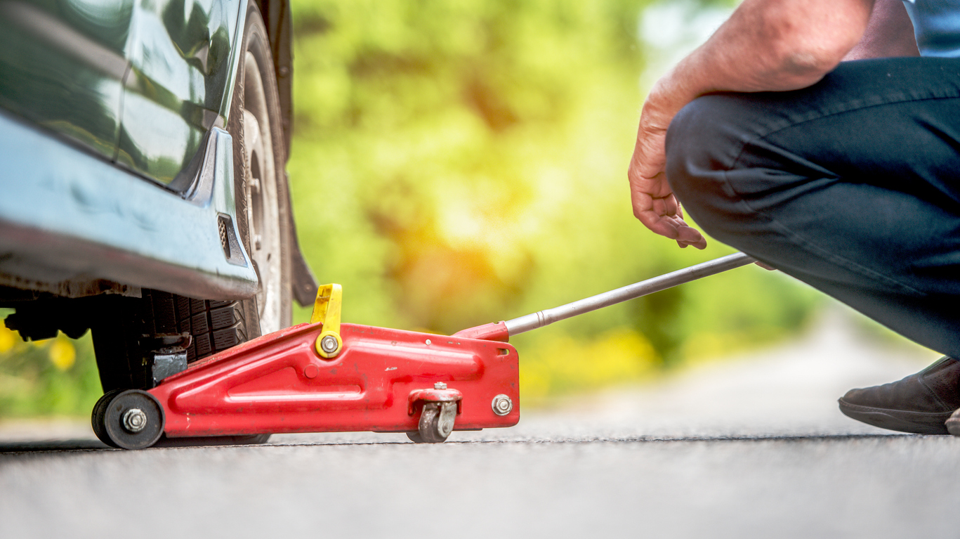 Learn How to Change a Tire for a More Relaxed Great Lakes Bay Region Drive
